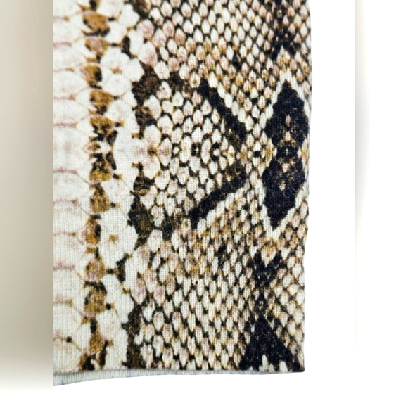 J. Crew Snakeprint Soft & Stretchy Lightweight Brown & Cream Cozy Sweater Med - Picture 6 of 9